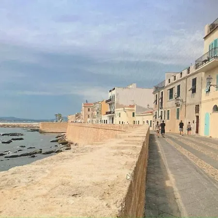 Attico Vista Mare Apartment *